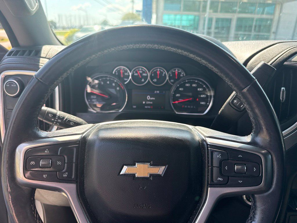 Used 2022 Chevrolet Silverado 1500 LT RWD image 11