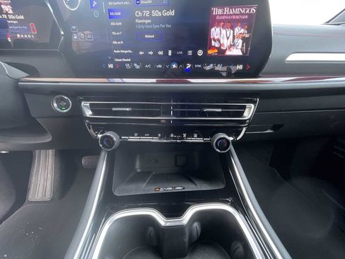 Certified 2024 Chevrolet Traverse RS image 35