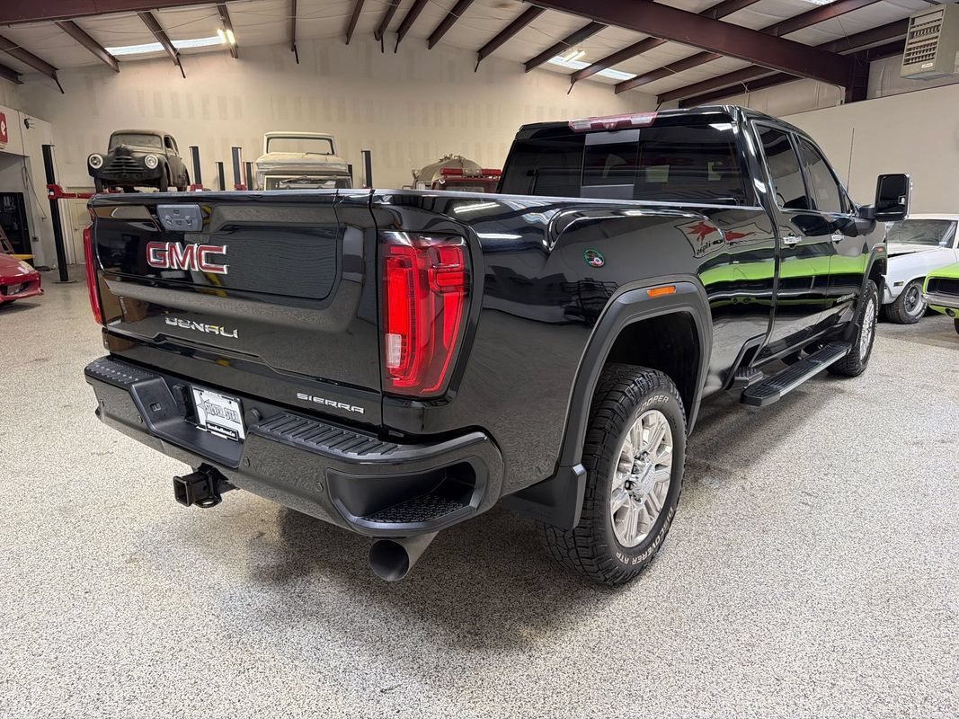 Used 2020 GMC Sierra 3500 Denali w/ Denali Ultimate Package AWD/4WD image 7