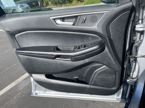 Used 2024 Ford Edge SEL image 18