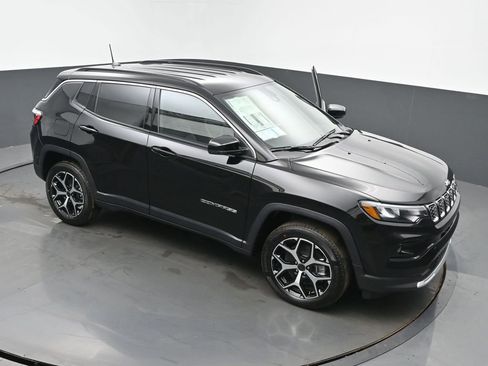 New 2026 Jeep Compass Limited image 44
