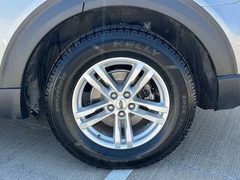 Used 2023 Ford Explorer XLT w/ Equipment Group 202A RWD image 17
