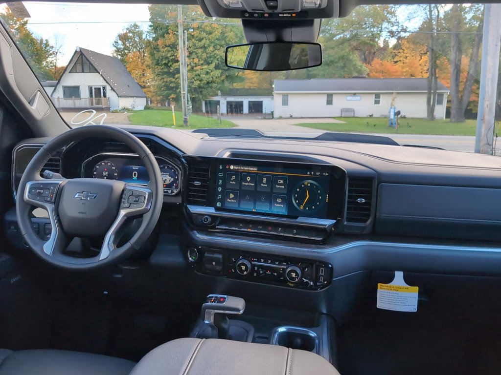 Used 2025 Chevrolet Silverado 1500 LT Trail Boss w/ Convenience Package II AWD/4WD image 7
