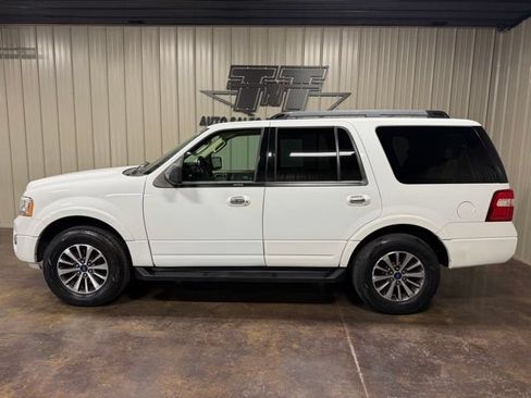 Used 2016 Ford Expedition XLT AWD/4WD image 3