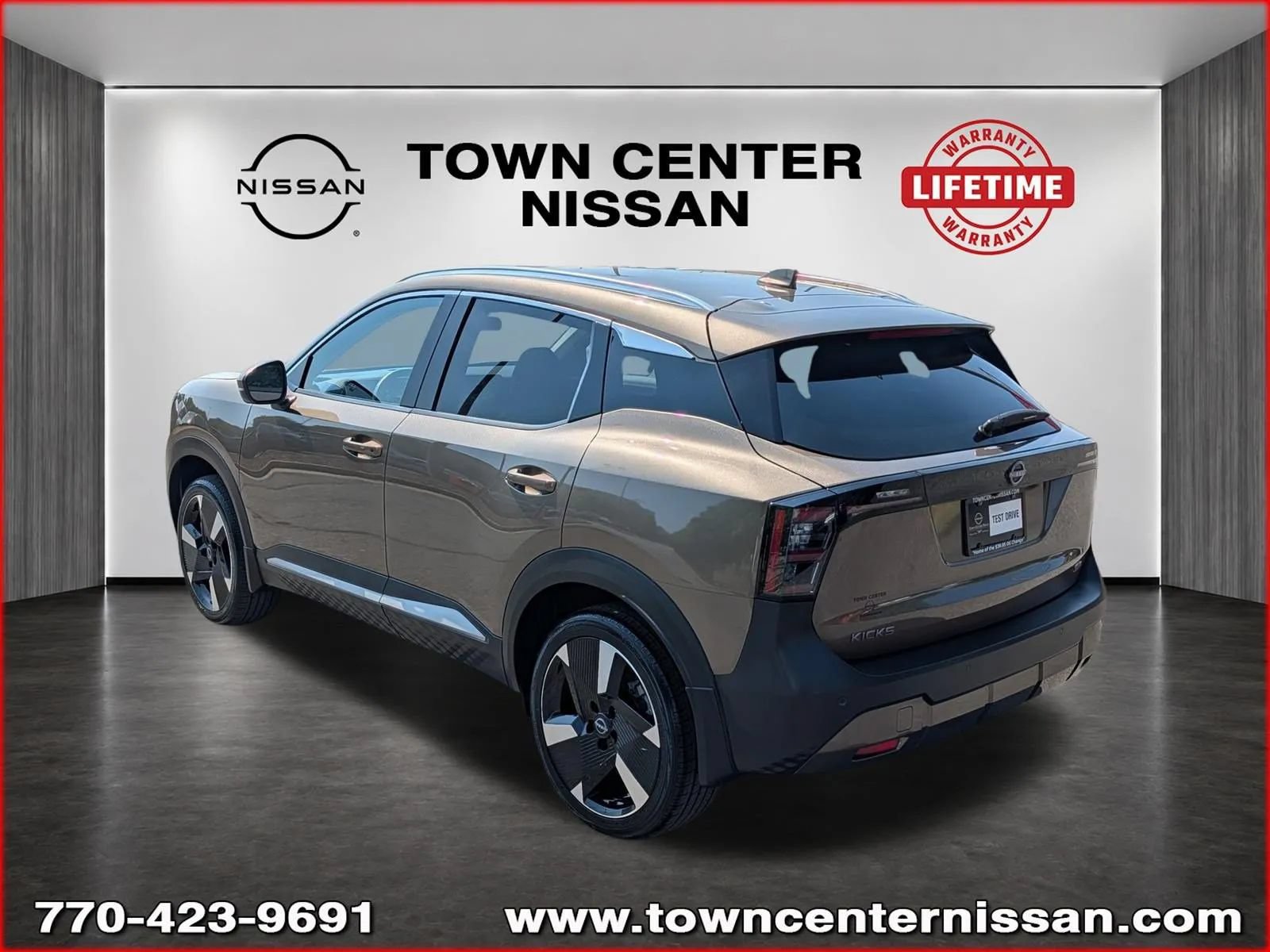 Certified 2025 Nissan Kicks SR FWD image 5