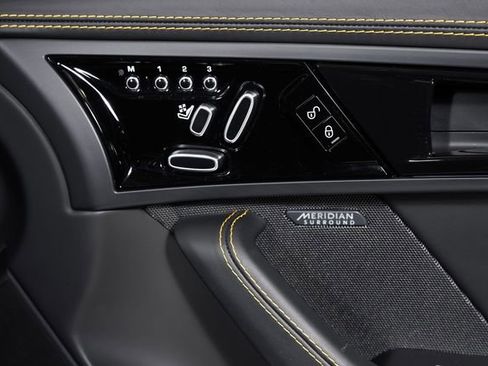 Used 2018 Jaguar F-TYPE 400 Sport AWD/4WD image 56