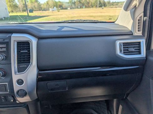 Used 2017 Nissan Titan SV RWD image 24