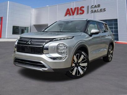 Used 2025 Mitsubishi Outlander SE