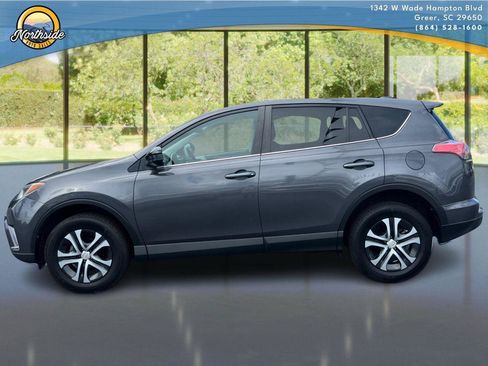 Used 2018 Toyota RAV4 LE FWD image 21