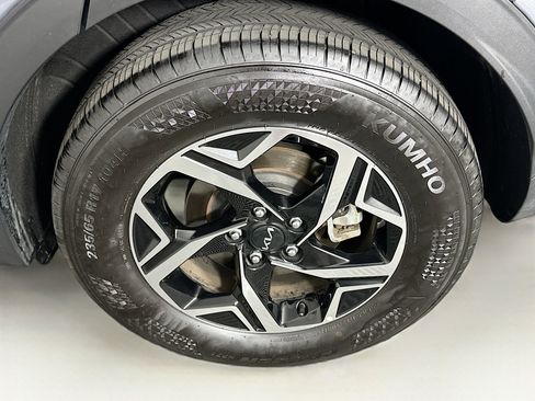 Used 2025 Kia Sportage LX image 11