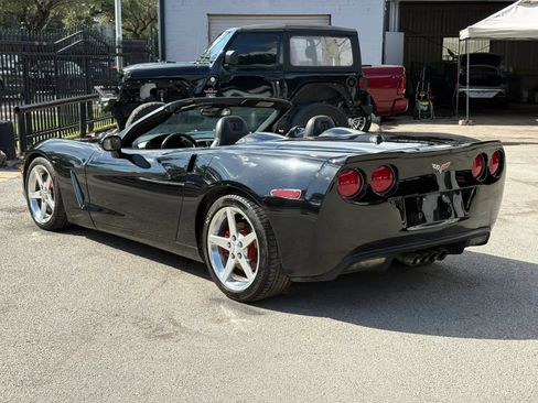 Used 2005 Chevrolet Corvette Coupe w/ Preferred Equipment Group RWD image 10
