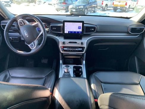 Used 2022 Ford Explorer XLT w/ Equipment Group 202A image 17