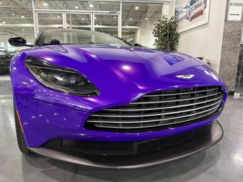 Used 2019 Aston Martin DB11 Volante image 25