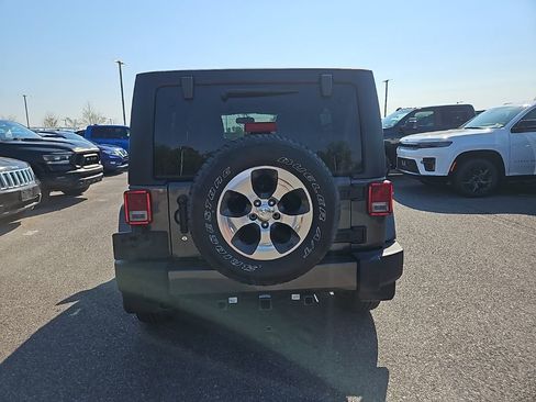 Used 2017 Jeep Wrangler Unlimited Sahara image 6
