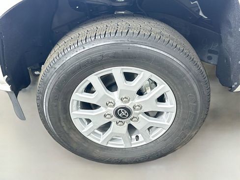 Used 2025 Toyota Tacoma SR5 image 30