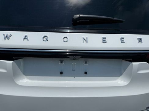 Used 2022 Jeep Wagoneer Series II w/ Premium Group I AWD/4WD image 17