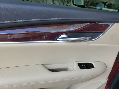 Used 2018 Cadillac XT5 Luxury w/ Driver Awareness Package image 14