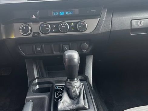 Certified 2023 Toyota Tacoma SR AWD/4WD image 10