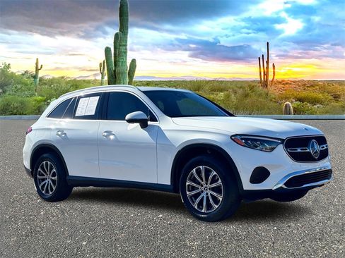 Used 2023 Mercedes-Benz GLC 300 image 2