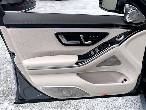 Used 2024 Mercedes-Benz Maybach S 580 Maybach S 580 image 21