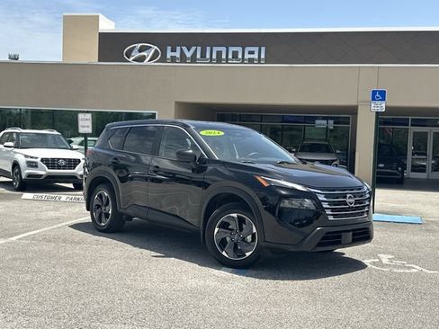 Used 2024 Nissan Rogue SV FWD image 1