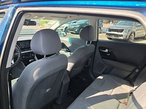 Used 2020 Kia Niro LXS FWD image 27