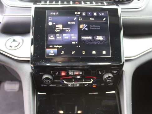 Used 2024 Jeep Grand Cherokee L Laredo image 44