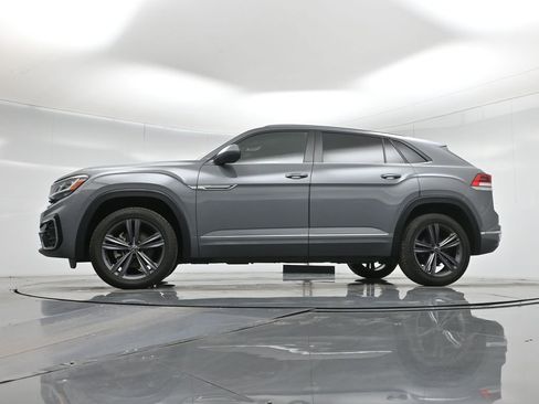 Used 2021 Volkswagen Atlas Cross Sport SE image 51