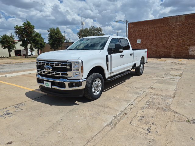 Used 2025 Ford F350 XLT AWD/4WD image 3