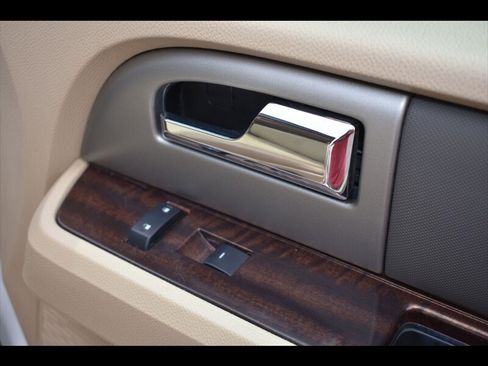 Used 2013 Ford Expedition EL XLT image 40