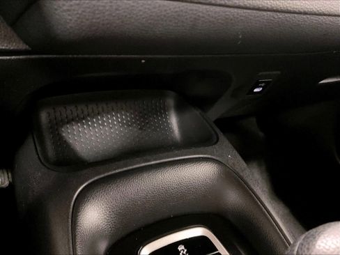 Certified 2025 Toyota Corolla LE image 26