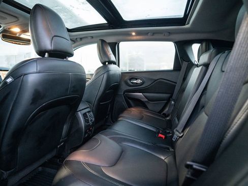 Used 2022 Jeep Cherokee Limited w/ Elite Package image 35