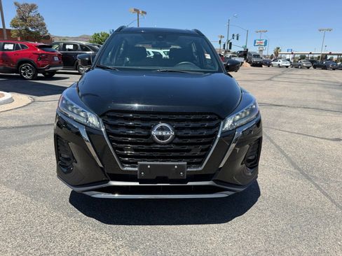 Used 2024 Nissan Kicks SR FWD image 2