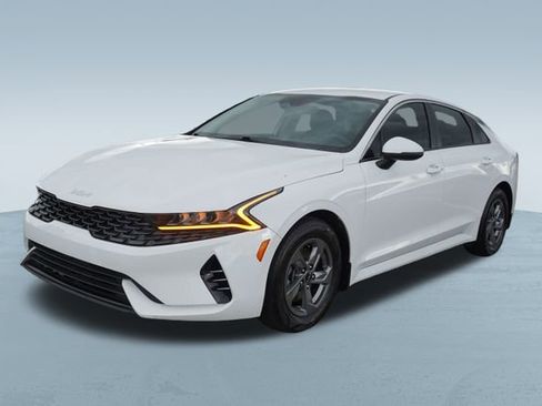 Used 2022 Kia K5 LXS image 3