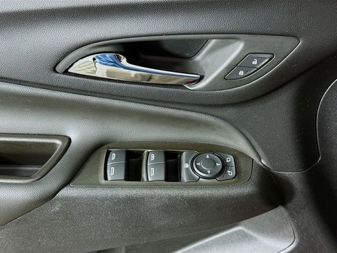 Used 2024 Chevrolet Equinox LT FWD image 22