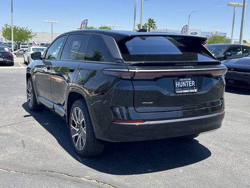 New 2025 Jeep Wagoneer S Limited image 4