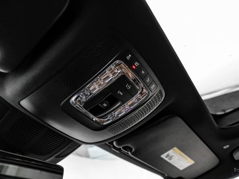 Used 2025 Mercedes-Benz GLE 450 4MATIC w/ AMG Line Exterior image 40