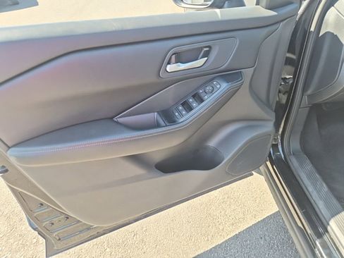 Used 2024 Nissan Rogue SV FWD image 20