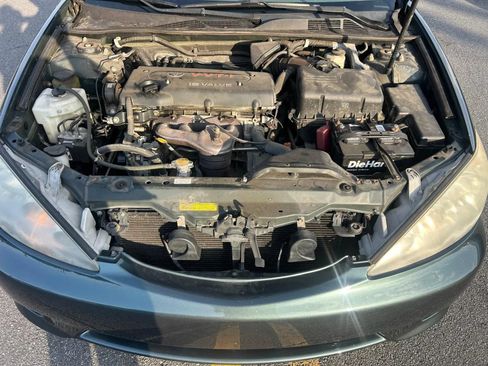 Used 2005 Toyota Camry LE FWD image 30