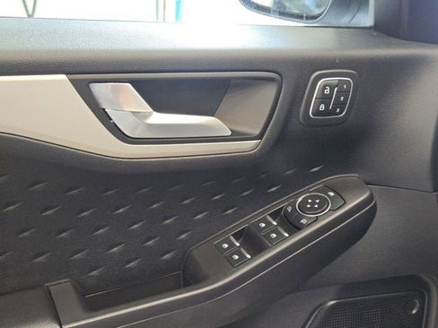 Used 2020 Ford Escape SEL FWD image 19