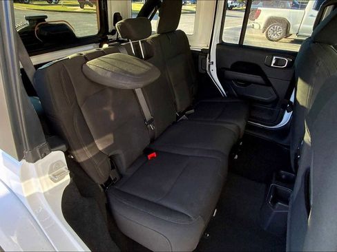 Used 2023 Jeep Wrangler Sahara image 18