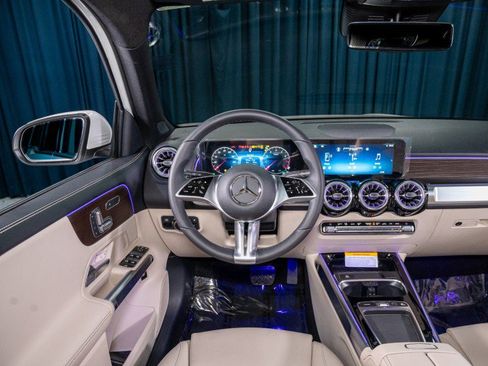 New 2025 Mercedes-Benz GLB 250 image 15