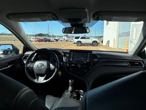 Used 2021 Toyota Camry SE image 25