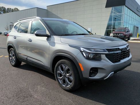 Used 2024 Kia Seltos S image 2