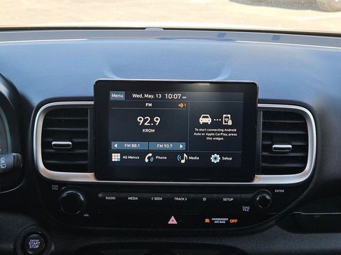 Used 2025 Hyundai Venue SEL FWD image 20