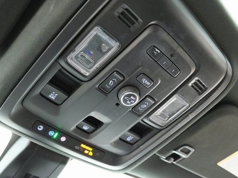 Used 2021 Chevrolet Suburban High Country w/ Premium Package image 35