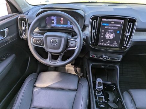 Certified 2023 Volvo XC40 B5 Plus w/ Protection Package Premier AWD/4WD image 21