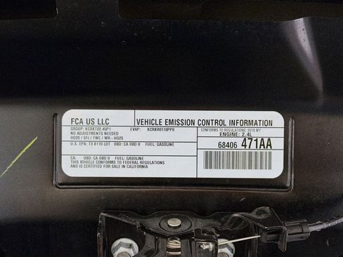 Used 2019 Jeep Cherokee Latitude w/ Popular Appearance Group image 17