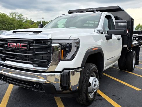 New 2025 GMC Sierra 3500 Pro w/ Convenience Package image 3