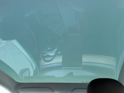 Used 2022 Tesla Model Y Performance image 32